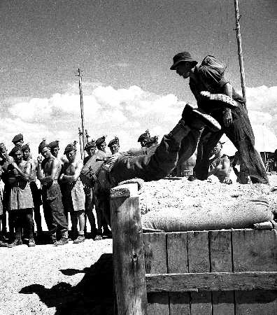 Images/1951 1LF 1950   Fayid    Training Assault Course788.jpg